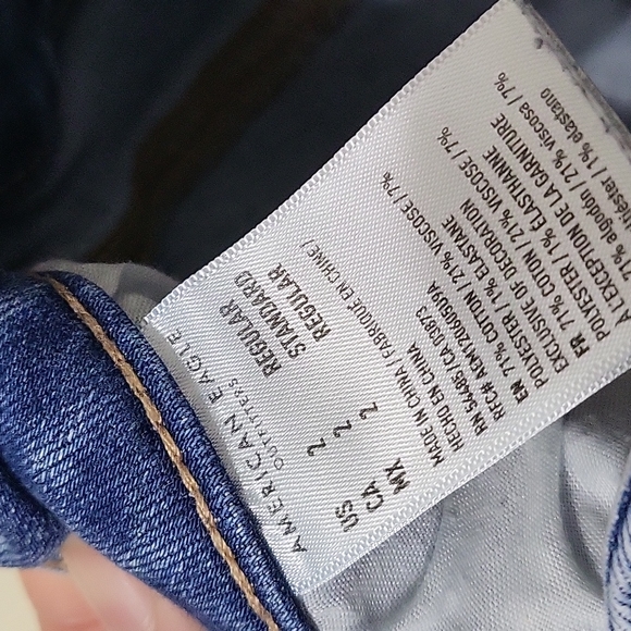 2 pairs American eagle jeans - Picture 12 of 15